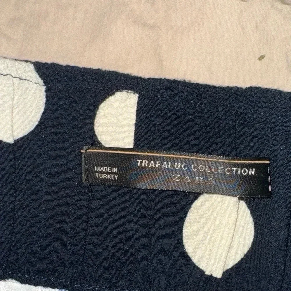 TRAFALUC COLLECTION ZARA SKORT BLUE POLKA DOT SIZE SMALL​
